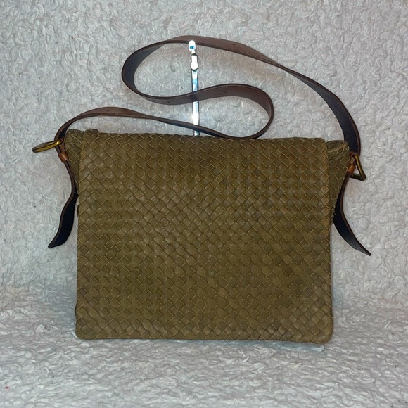 Bottega Veneta Intrecciato Woven Leather Flap Unisex Messenger Bag Green Brown - Picture 1 of 17
